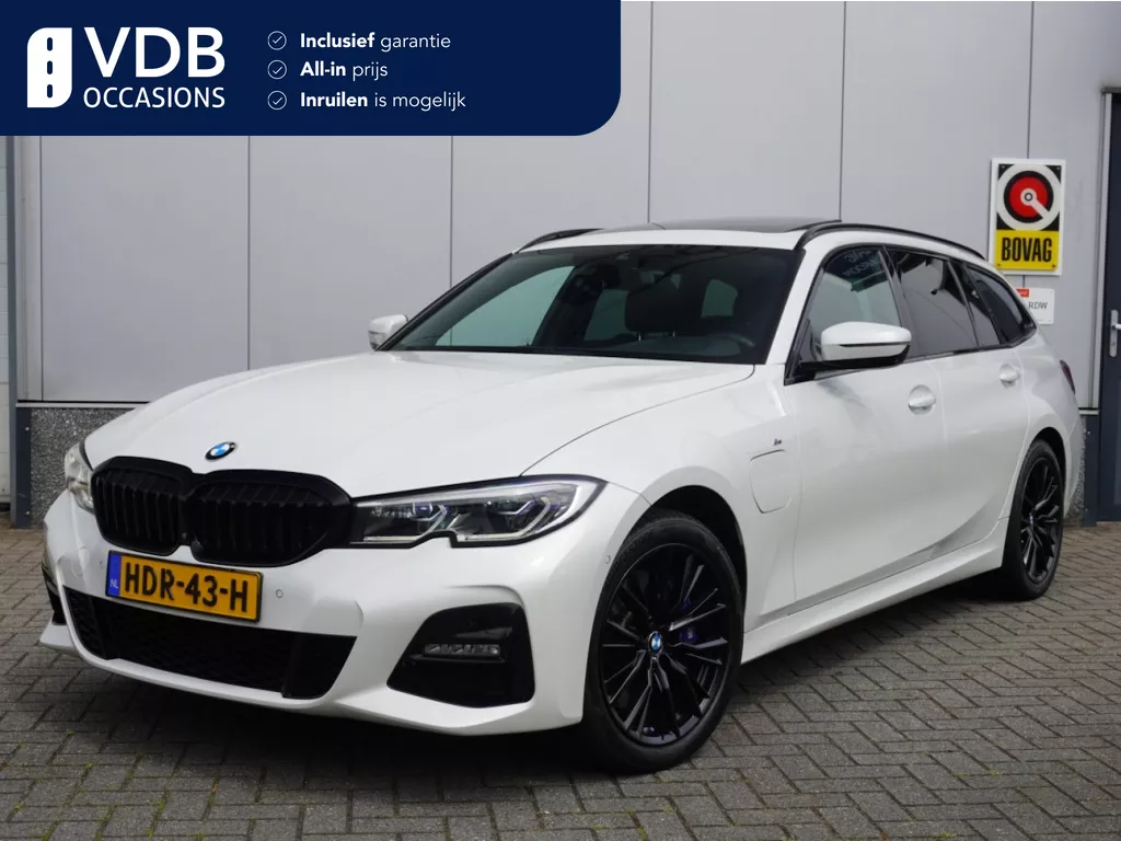 BMW 3 Serie Touring 330e xDr. High Exec. M-Sport | Pano | Trekhaak | Laser | Memory